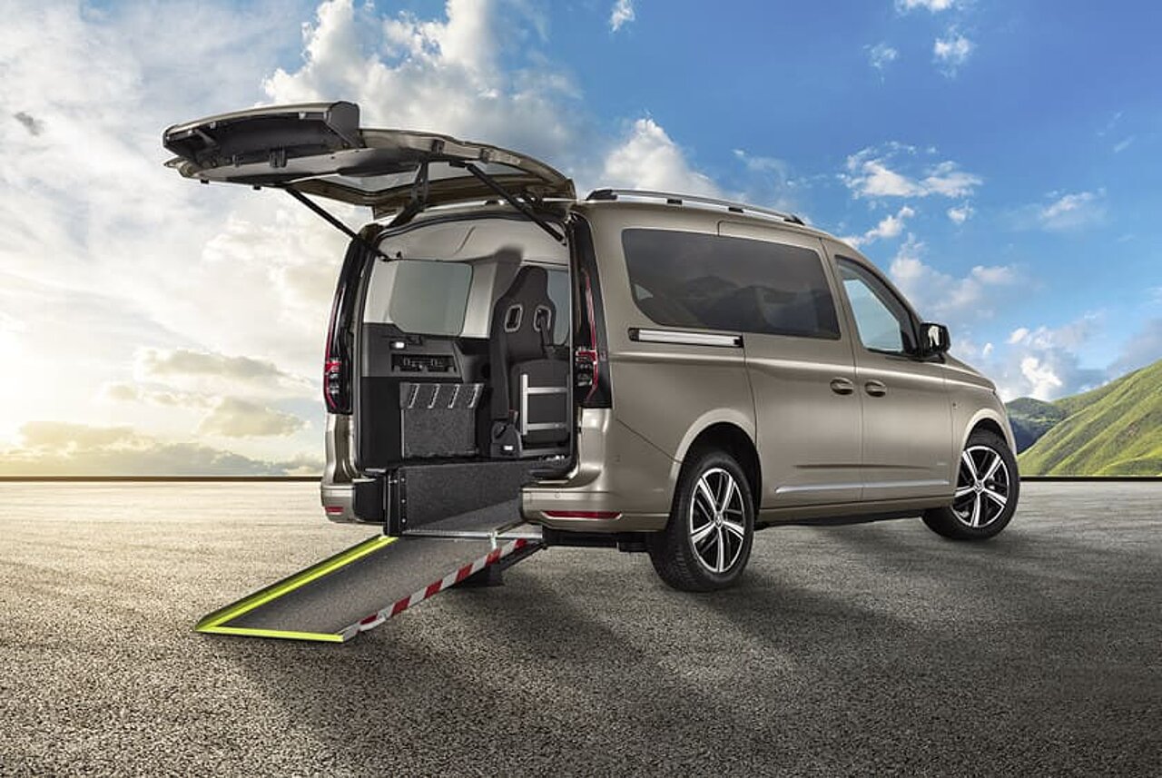 VW Caddy Modell VMaxi reconstructed for people with disabilities