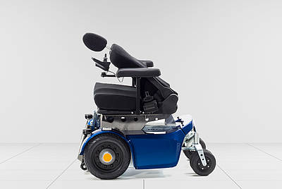 Paravan Rollstuhl mit Elektromotor PR Heavy Duty Kantelung nach vorne 