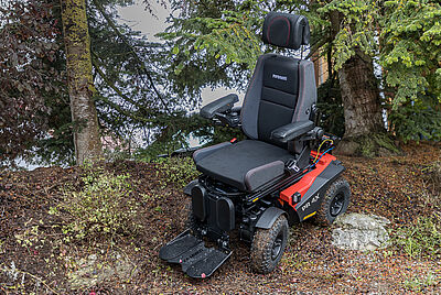 [Translate to English:] Der PR 4X auf einem Schotterpfad in den Alpen 