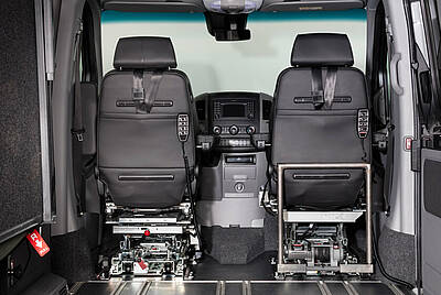 Behindertengerecht umgebauter Mercedes Sprinter mit Sitzen und Sitzkonsolen