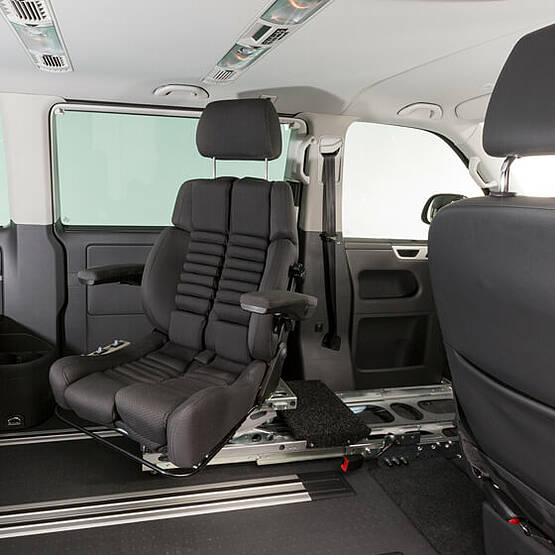 Fahrzeug für Personen mit eingeschränkter Mobilität / Großraumlimousine -  VW T6 Premium - PARAVAN - rückwärtiger Eingang / seitlicher Eingang